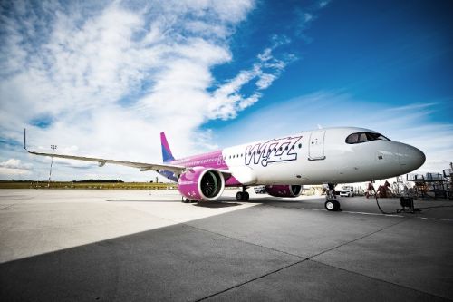 Inauguracyjny lot najnowszego samolotu Wizz Air odbył się na trasie Londyn – Bacău / Zdjęcie: Wizz Air