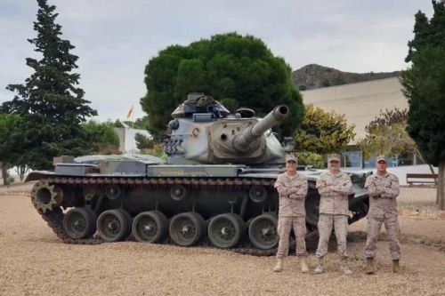 Ostatni wycofany z hiszpańskiej piechoty morskiej czołg M60A3 TTS trafił do stałej ekspozycji szkoły piechoty morskiej Escuela General Albacete Y Fuster,/ Zdjęcie: Armada Española
