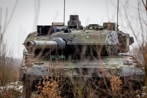 Zakup dodatkowych Leopardów 2A8 ma wynikać z perspektywy wdrożenia wozów MGCS dopiero za 20-25 lat / Zdjęcie: NATO eFP Lithuania