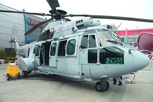 Eurocopter EC725 debiutuje na kieleckich targach. Śmigłowce tego typu wylatały w Afganistanie ponad 2700 h, wykonując około 200 misji ewakuacji rannych i poszkodowanych, ratując życie ponad 300 ludziom / Zdjęcie: Bartosz Głowacki