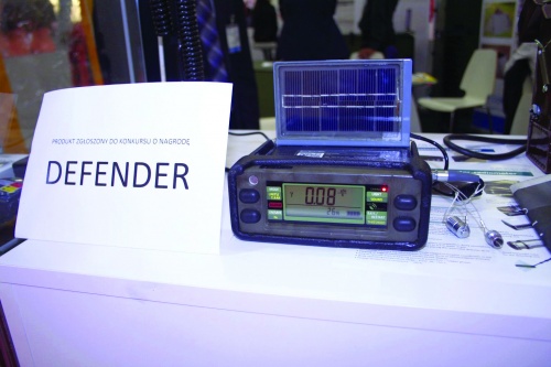Wielozadaniowy dozymetr-radiometr MKS-UM, dzięki wbudowanym ogniwom fotowoltaicznym, może pracować w trybie ciągłym