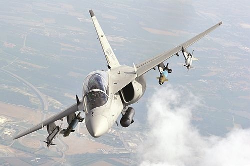 M-346FT (Fighter Trainer) może wykonywać misje szkoleniowe i bojowe / Zdjęcie: Leonardo