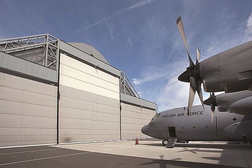 Hangar dla C-130 Hercules. Spółka może zbudować hale z profili o rozpiętości nawet 100 m