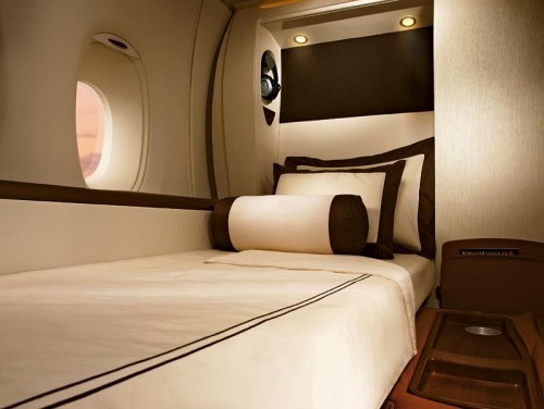 Kabina klasy suite jest nową jakością w zapewnieniu komfortu pasażerom - szkoda, że tylko nielicznym / Zdjęcie: Singapore Airlines