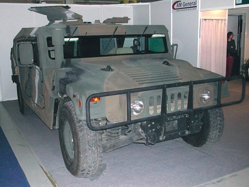 Grecki HMMWV M1097A2 prezentowany na MSPO 2003