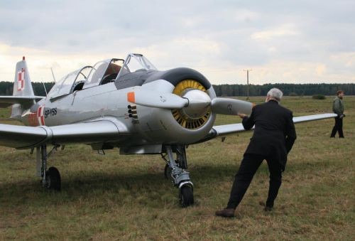 Według Załącznika VIII do przepisów Part M, piloci zyskają szersze uprawnienia w zakresie obsługi technicznej statków powietrznych. To rozwiązanie może być bardzo korzystne dla niektórych posiadaczy samolotów i śmigłowców, którzy będą mogli sami wykonywać pewne czynności obsługowe