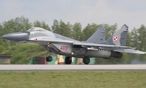 MiG-29G n/b 4101 startujący do treningowej walki powietrznej. Ten samolot dołączył wraz z egzemplarzem n/b 4113 do pierwszej pary w Szawle 14 marca 2008 / Zdjęcie: Andrzej Wrona