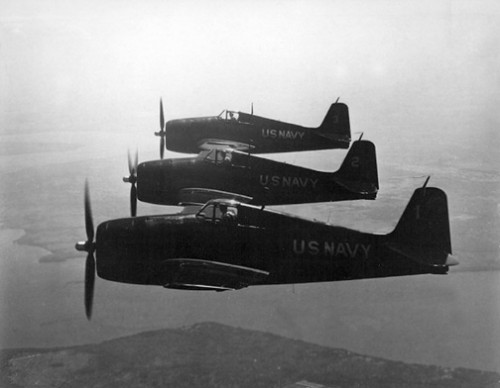 Pomimo, iż samoloty F-6F Hellcat były pierwszymi, na których latali Blue Angels, służyły w zespole zaledwie dwa miesiące / Zdjęcie: US Navy