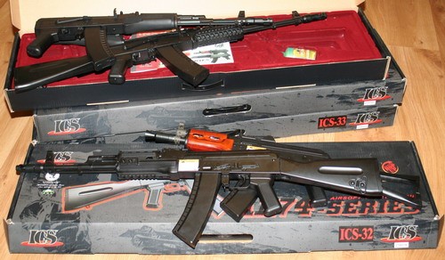 Rodzina AK-74 z ICS niemal w komplecie - od góry: AK-74M, AK-74M R.A.S., AKS-74U oraz AK-74M R.I.S. / Zdjęcie: Bartosz Szymonik