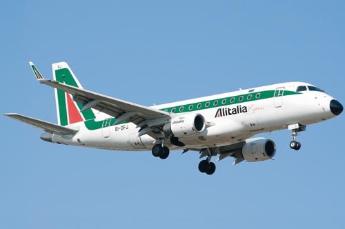 Embraer 170 to obecnie najnowocześniejszy samolot linii Alitalia. Włoski przewoźnik był jednym z pierwszych w Europie, który wprowadził do swej floty samoloty tego typu