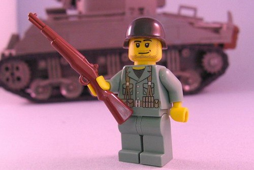  W ofercie BrickArms poza blisko 50 modelami broni znaleźć jeszcze można zestawy z specjalnie opracowanymi minifigurkami / Zdjęcie: BrickArms.com