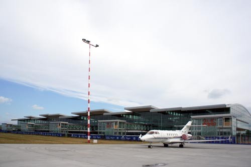 Stan  zaawansowania prac na połowę czerwca br. - nowy terminal z zewnątrz już  wykończony / Zdjęcie: Ewa Daszewska