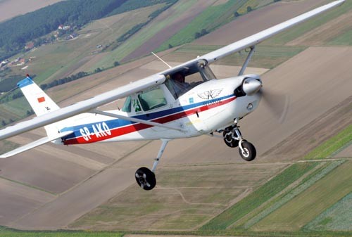 Cessna 152, którą podczas 8. Rajdowych Mistrzostw Europy na Węgrzech  latała załoga Bolesław Radomski, Dariusz Lechowski / Zdjęcia: Marcin  Chrząszcz