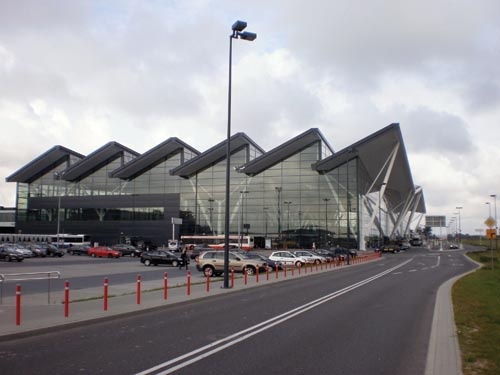 Terminal T2 na lotnisku w Gdańsku Rębiechowie / Zdjęcie: Andrzej Wardziak