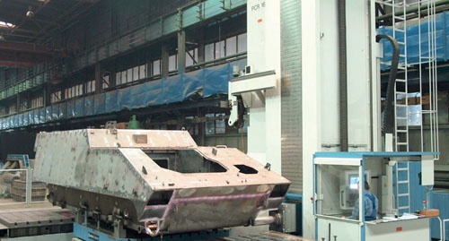 Z myślą o obróbce wielkogabarytowych korpusów pojazdów pancernych kupiono w 2012 roku za prawie 10 mln zł frezarko-wytaczarkę UNION PRC-1600, jedną z zaledwie trzech w Europie. Obrabiane są na niej obecnie korpusy WD i WDSz oraz wieże Krabów