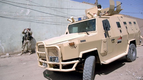 W latach 2004-2007 Bumar wyeksportował do Iraku broń strzelecką, amunicję, pojazdy wojskowe, cysterny, urządzenia elektroniczne i wyposażenie indywidualne żołnierza za ponad 400 milionów dolarów. W realizacji skomplikowanego kontraktu uczestniczyły nie tylko spółki z Grupy, ale także AMZ Kutno, Intral, Assa Poland, Noma, Works 11 i Zasta oraz poddostawcy zagraniczni – z Niemiec (pistolety Walther i podwozia Mercedesa), Szwajcarii (tłumiki do pistoletów P99 para), Włoch (clic-clopy wojskowe i podwozia Iveco), Węgier (transportery opancerzone BTR 80), Bułgarii (PKM), ChRL (menażki), Kirgizji (amunicja małokalibrowa), Ukrainy (BTR-80, trenażery, klasy szkoleniowe i części zamienne), Litwy, Rosji (śmigłowce Mi-17) i Białorusi (podwozia MAZ). Planowano podpisać drugi kontrakt o podobnej wartości – na budowę w Iraku fabryki traktorów, tworzenie sieci autoryzowanych wojskowych warsztatów samochodowych, a także zakładów remontowych do modernizacji czołgów T-72 i przystosowania ich do realiów współczesnego pola walki. Zmiana sytuacji politycznej w Iraku oraz brak wsparcia ze strony polskiego rządu spowodowały, że z planów nic nie wyszło. Na rynek iracki weszli konkurenci, w tym Ukraina, Bułgaria i Serbia