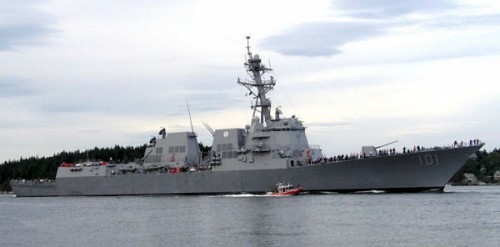 USS Gridley DDG-101 - najnowszy z przekazanych US Navy niszczycieli klasy Arleigh Burke także uległ poważnym uszkodzeniom pod naporem fal