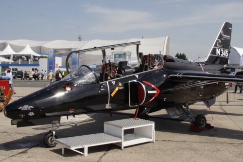 Prototyp M-345 HET, prezentowany na paryskiej wystawie