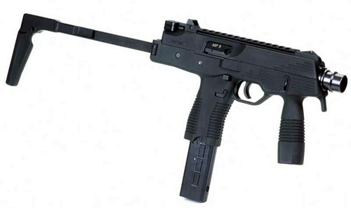 9-mm pistolet maszynowy B&T MP9 to zmodyfikowana wersja austriackiego Steyra TMP, do którego prawa szwajcarski producent zakupił w 2001. Broń używana jest też w Polsce m.in. przez ŻW i CBA / Zdjęcie: B&T