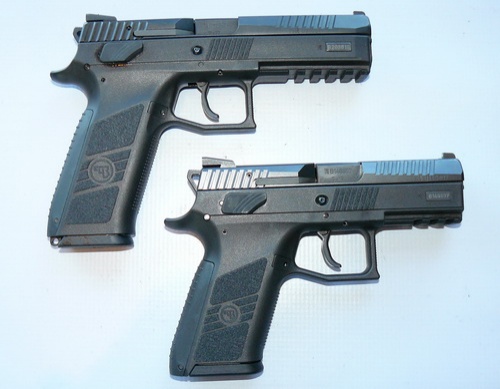 Odbiorcy mundurowi mogą już zamawiać najnowsze pistolety z Uherskiego Brodu – P-09 i P-07, na rynek cywilny broń dotrze dopiero w 2014