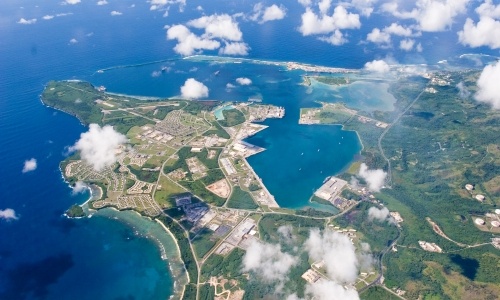 Naval Base Guam, razem z należącą do USAF Andersen Air Force Base, tworzy od 2009 dowództwo Joint Region Marianas. Jedną z alternatyw wzmocnienia jego potencjału bojowego było stałe przebazowanie tam eskadry bombowców strategicznych B-52