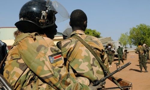 Walki w Sudanie Południowym wybuchły pod koniec zeszłego roku, gdy członkowie jednej z grup etnicznych, Nuerów, kierowani przez odwołanego z urzędu wiceprezydenta, Rieka Machara, opowiedzieli się przeciwko prezydentowi oraz kontrolowanym przez niego siłom zbrojnym / Zdjęcie: Al-Jazeera