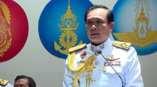 Od czasu wojskowego zamachu stanu z 22 maja, Tajlandią rządzi wojskowa junta z dowódcą wojsk lądowych, generałem Prayuthem Chan-ochem (na zdjęciu) na czele. Projekt budżetu na 2015 opracowała kierowana przez niego Narodowa Rada Porządku i Pokoju (NCPO) / Zdjęcie: MO Tajlandii
