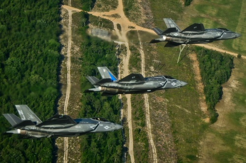 Obecnie F-35 mogą wykonywać manewry z przeciążeniem n+=3,2 i rozwijać prędkość M1,6 / Zdjęcie: US Air Force