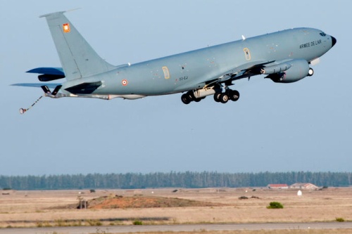 Do bazy Al Dhafra wysłano także tankowiec C-135FR / Zdjęcia: MO Francji