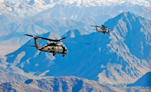 Wojska lotnicze Słowacji zamierzają zakupić dziewięć śmigłowców transportowych UH-60M Black Hawk. Koszt programu zakupowego szacowany jest na 450 mln USD (1,6 mld zł) / Zdjęcie: Departament Obrony USA