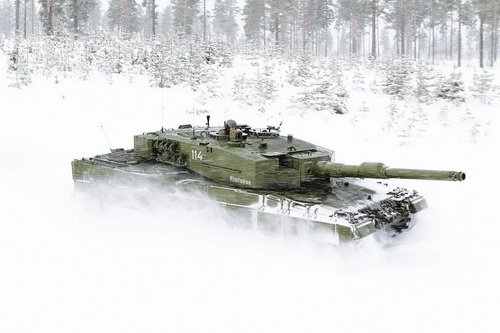 Norwegowie zamierzają zmodernizować trzydzieści osiem z 52 czołgów Leopard 2A4NO (odkupionych od Holandii). Pojazdy będą mogły być wykorzystywane do 2040i zostaną wyposażone w sieciocentryczne systemy zarządzania polem walki / Zdjęcie: MO Norwegii