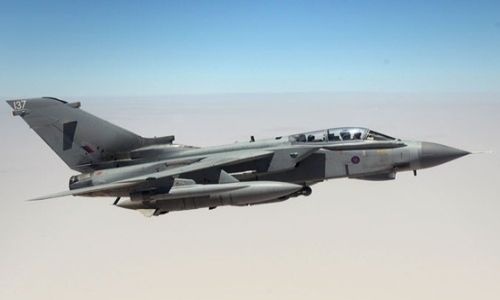 Od blisko roku osiem brytyjskich Tornado GR4 z RAF Akrotiri wykonuje operacje lotnicze nad Irakiem. W najbliższych tygodniach Londyn zadecyduje o rozszerzeniu kampanii nalotów na pozycje islamistów w Syrii / Zdjęcie: MO Wielkiej Brytanii
