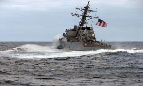 Od kilku dni USS Carney idzie w kierunku hiszpańskiej Base Naval de Rota, w Cádiz. W najbliższych latach amerykański okręt będzie pełnił służbę w rejonie odpowiedzialności 6. Floty US Navy / Zdjęcie: USN