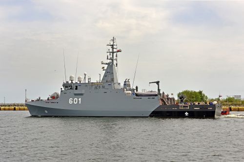 ORP Kormoran w drodze na pierwsze testy morskie. Okręt ma wejść do służby w 4. kwartale br. / Zdjęcie: Remontowa Shipbuilding / Inspektorat Uzbrojenia