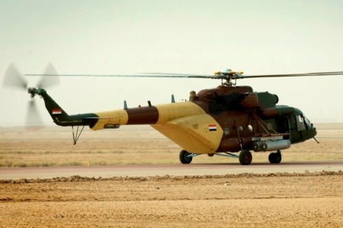 Mi-17 jest i pozostanie najliczniejszym śmigłowcem wojsk irackich. Jest również maszyną bardzo tanią. Dzięki posiadaniu bazy serwisowanej i wyszkoleniu pilotów oraz mechaników, jeden Mi-17 z nowej transzy dostaw będzie wart 3,7 mln USD. Dla porównania, cena jednostkowa mniejszego Eurocoptera EC 635 (wliczając w to wszystkie koszty dodatkowe) to aż 20,3 mln USD... / Zdjęcie: Departament Obrony USA