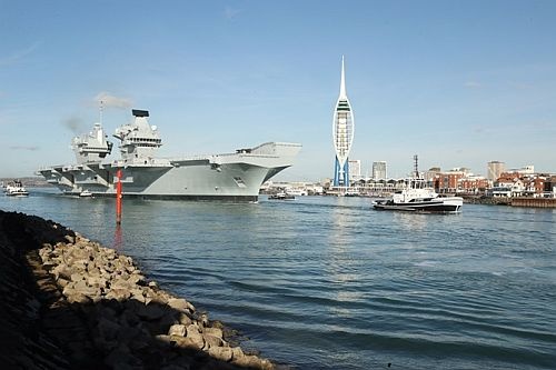 HMS Queen Elizabeth opuszcza port macierzysty HMNB Portsmouth / Zdjęcie: MO Wielkiej Brytanii