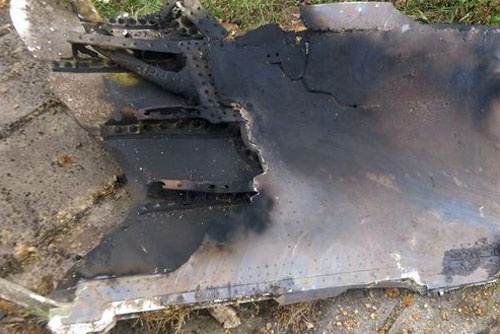 Fragment rozbitego wczoraj myśliwca tajwańskiego F-16A / Zdjęcie: NRCC