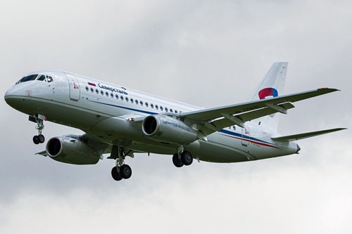 Pierwszy samolot Suchoj Superjet 100 kompanii Siewierstal w czasie testów / Zdjęcie: sdelanounas
