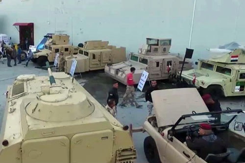 BMTLP-1 – hybryda podwozia ciągnika MT-LB  i wieży z BMP-1 z 73-mm armatą 2A28, na tle innych pojazdów demonstrowanych w czerwcu irakijskim dowódcom / Zdjęcie: Twitter – klkamash2018