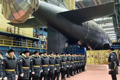 Atomowy krążownik podwodny K-573 Nowosibirsk proj. 08851 opuszcza pochylnię stoczni SMP w Siewierodwińsku, 25 grudnia 2019 / Zdjęcie: OSK