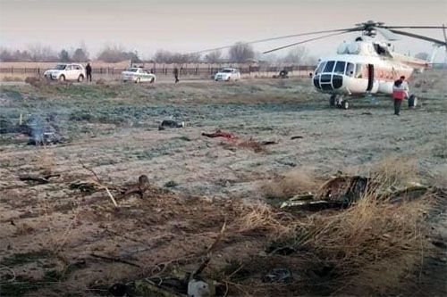Miejsce katastrofy ukraińskiego Boeinga 737 pod Teheranem. Samolot uległ całkowitej destrukcji / Zdjęcie: Iranian Red Crescent