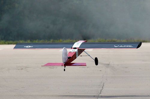 Samolot z Variable Camber Compliant Wing startuje do kolejnego lotu testowego / Zdjęcie: USAF
