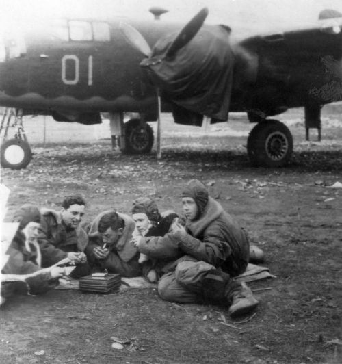 Załogi 15. pułku tworzyli młodzi lub bardzo młodzi lotnicy 