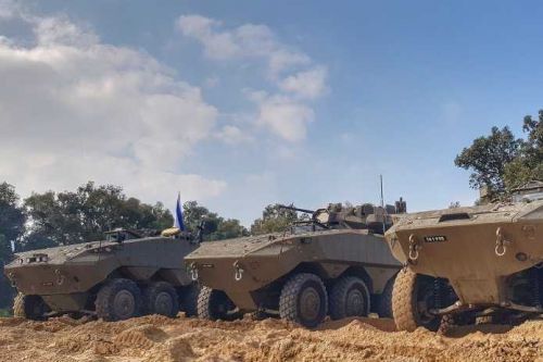 Docelowo Eitany mają zastąpić wiekowe transportery M113 / Zdjęcie: MO Izraela