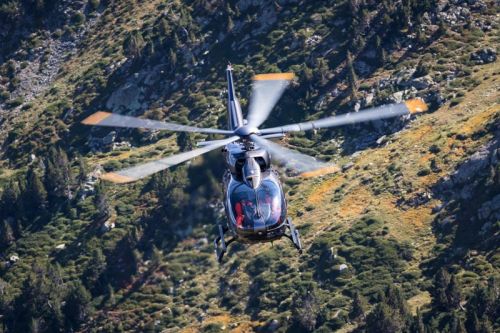 Nowa wersja dwusilnikowego śmigłowca lekkiego H145 z pięciołopatowym wirnikiem nośnym ma zostać certyfikowana w tym roku / Zdjęcie: Airbus Helicopters