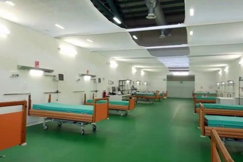 Wnętrze szpitala polowego w Bergamo, w którym rosyjscy i włoscy lekarze opiekują się pacjentami zakażonymi koronawirusem nowego typu / Zdjęcie: MO FR