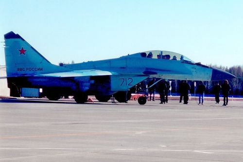 Piloci wojsk lotniczych Azerbejdżanu wykonali m.in. loty w kabinie samolotu MiG-35 / Zdjęcie: MO Azerbejdżanu 