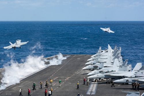 US Navy odebrała 322 jednomiejscowe F/A-18E i 286 dwumiejscowe F/A-18F / Zdjęcie: US Navy 