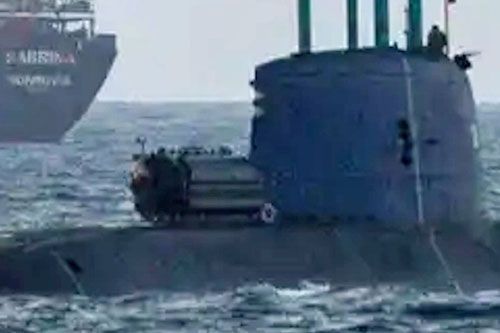 Zdjęcie okrętu podwodnego izraelskiej marynarki wojennej typu Dolphin z pojazdem wykorzystywanym przez jednostkę specjalną Shayetet 13 zostało zrobione zapewne we wtorek, 29 września 2020 / Zdjęcie: via HISutton
