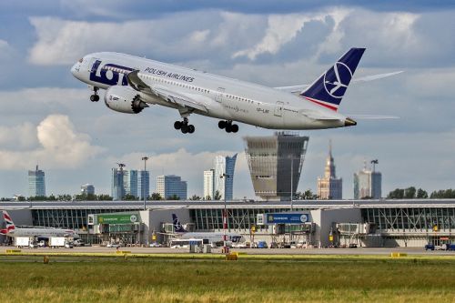 W razie zapotrzebowania połączenie między Warszawą i Dubajem będzie obsługiwane również przez Dreamlinery 787-8 PLL LOT / Zdjęcie: Dariusz Kłosiński, Lotnisko Chopina